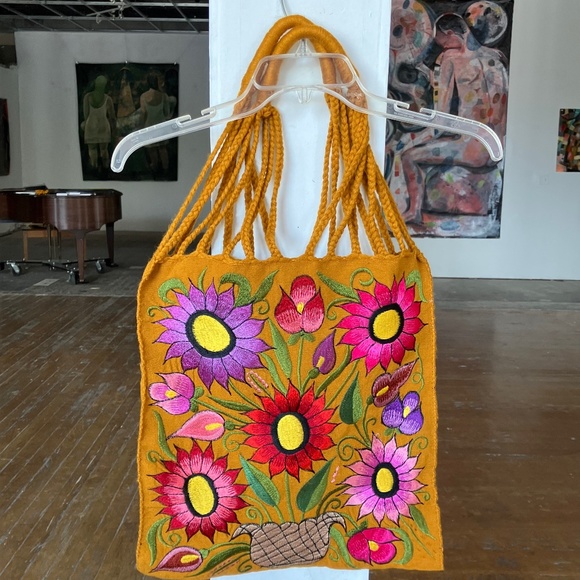 Vintage Handbags - Vintage Embroidered fabric bag.